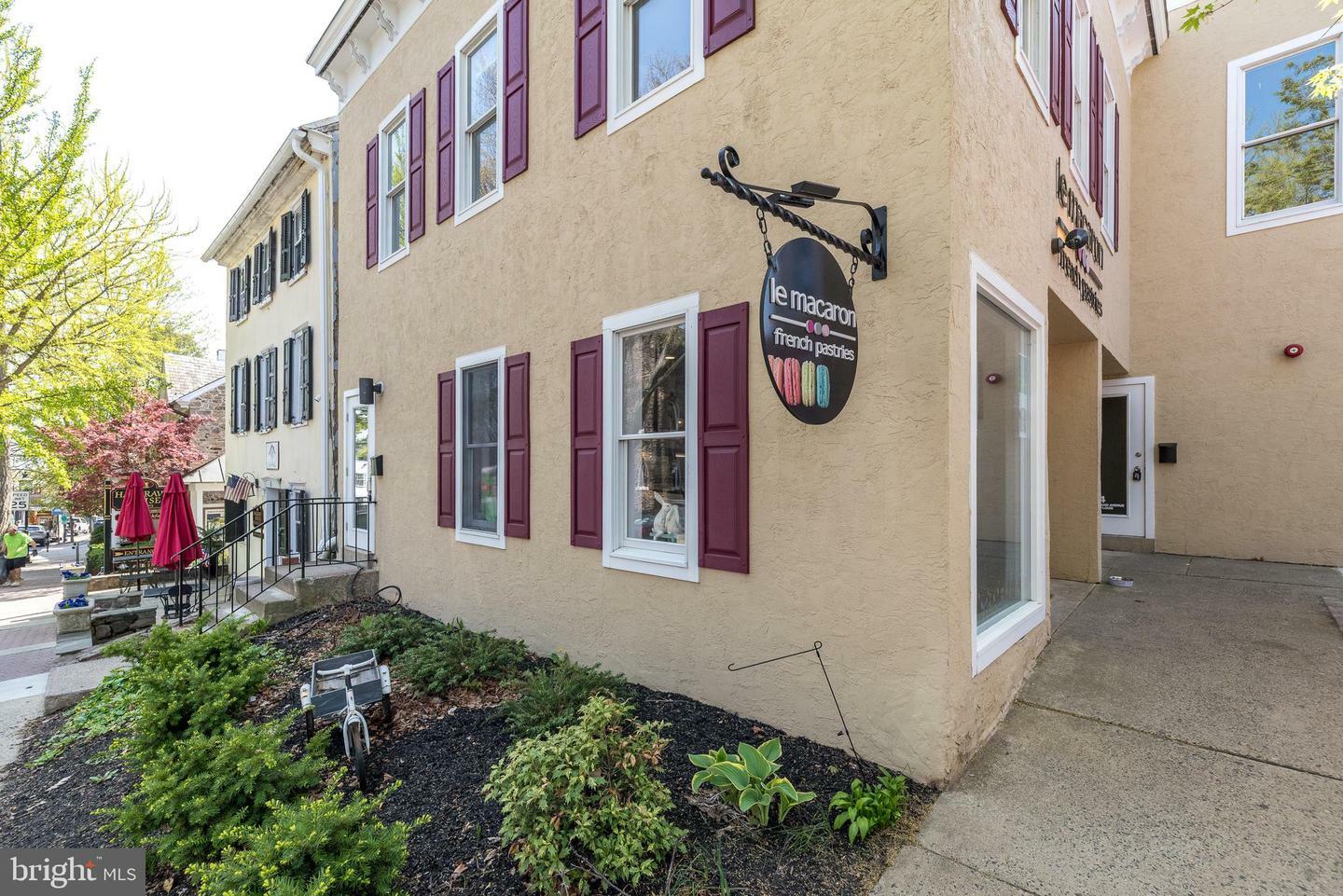 Property Photo: 4 W Oakland Avenue 2A PA 18901