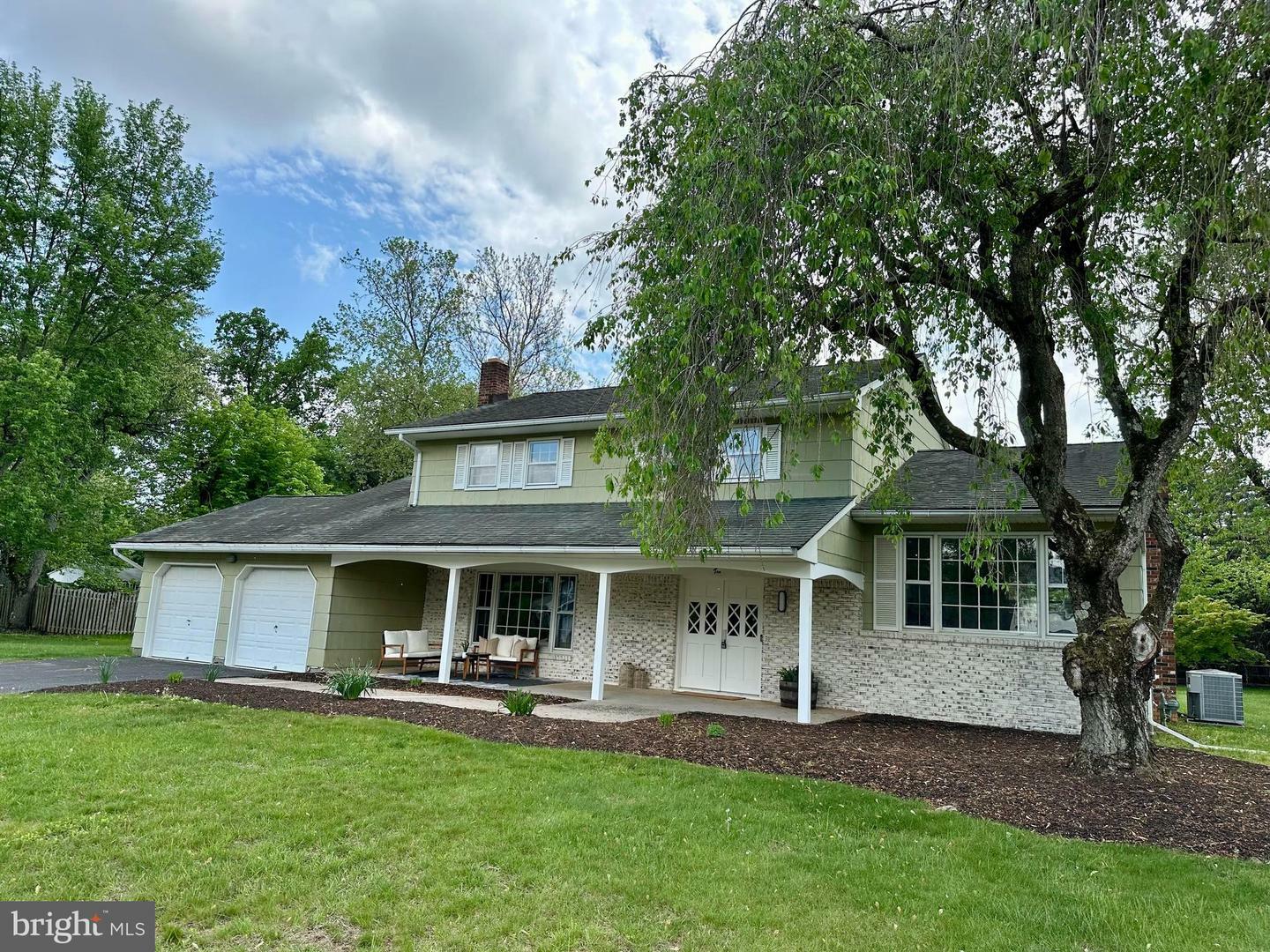 Property Photo: 10 Manor Ridge Drive NJ 08550