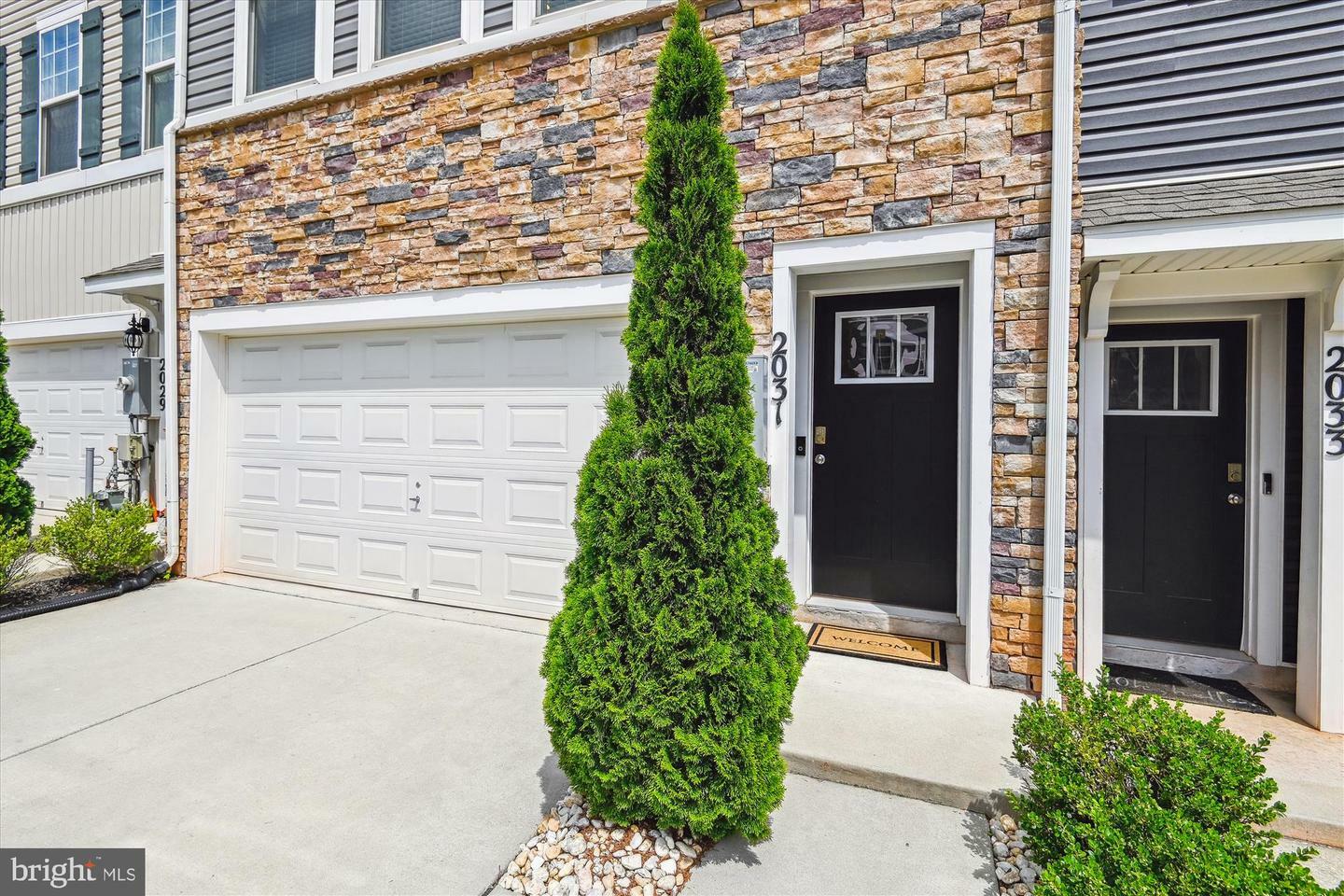 Property Photo: 2031 Hinshaw Drive MD 21113