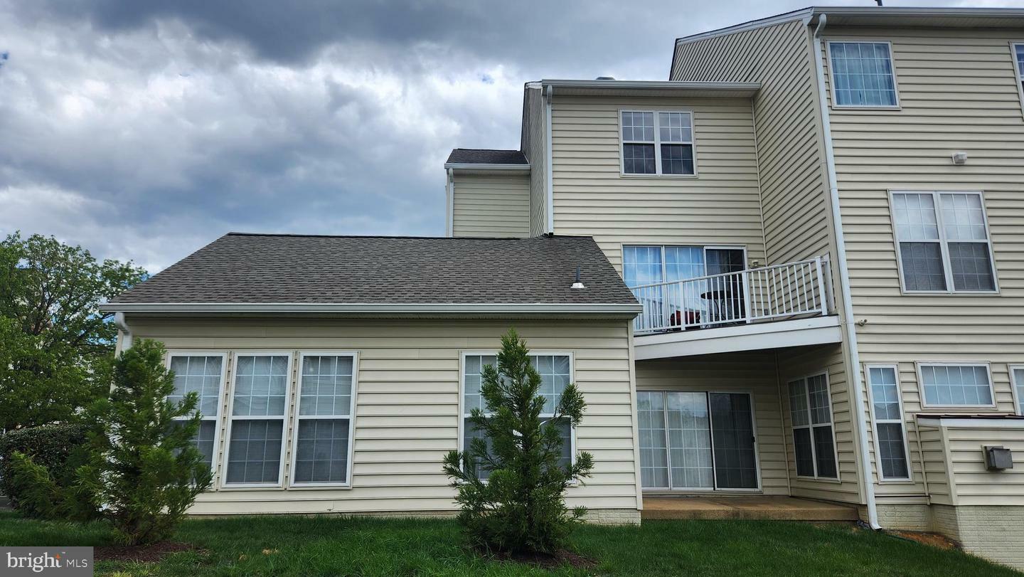 Property Photo: 6333 Eagle Ridge Lane D VA 22312