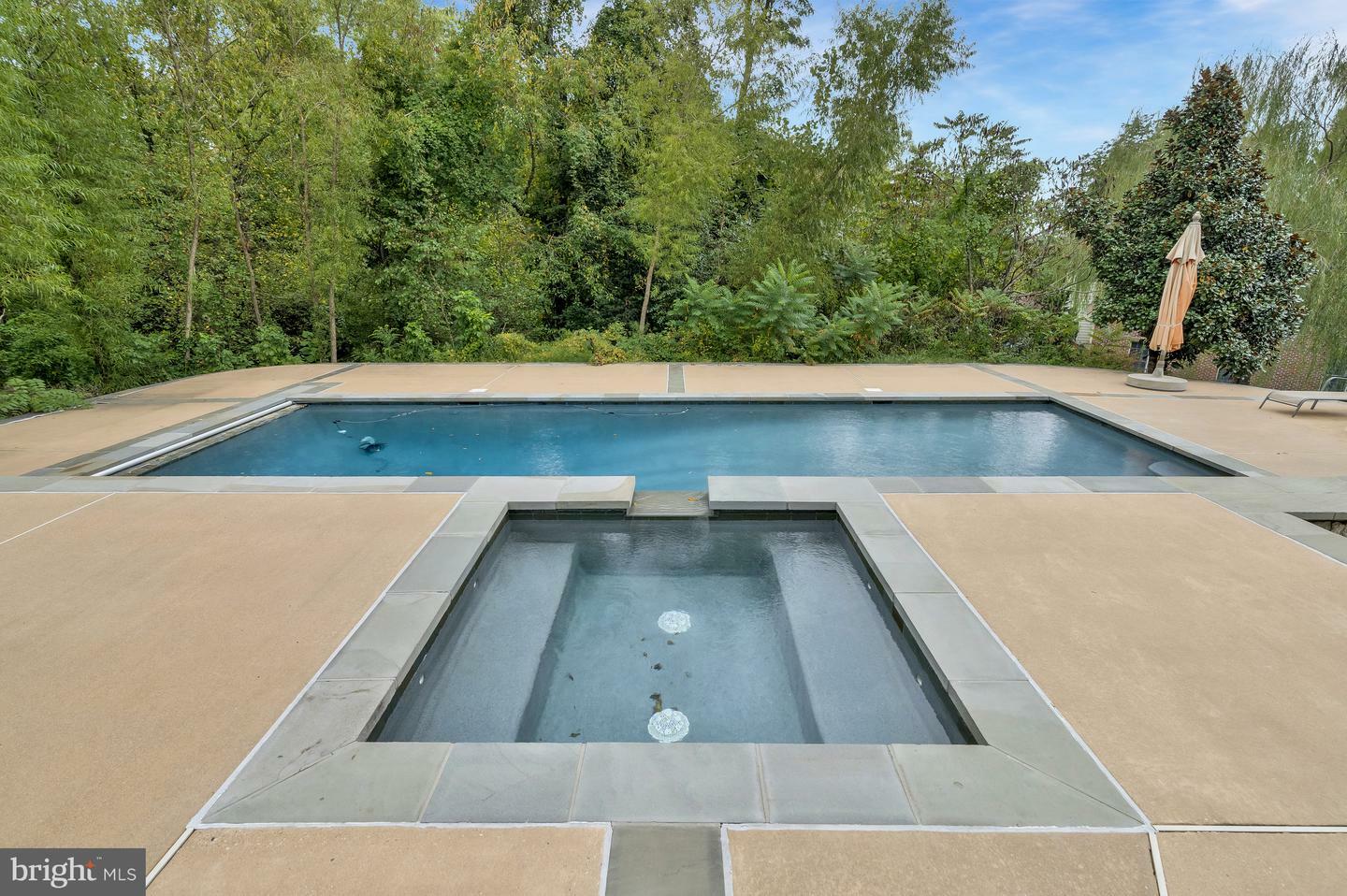 Property Photo: 9907 Hessick Court VA 22066
