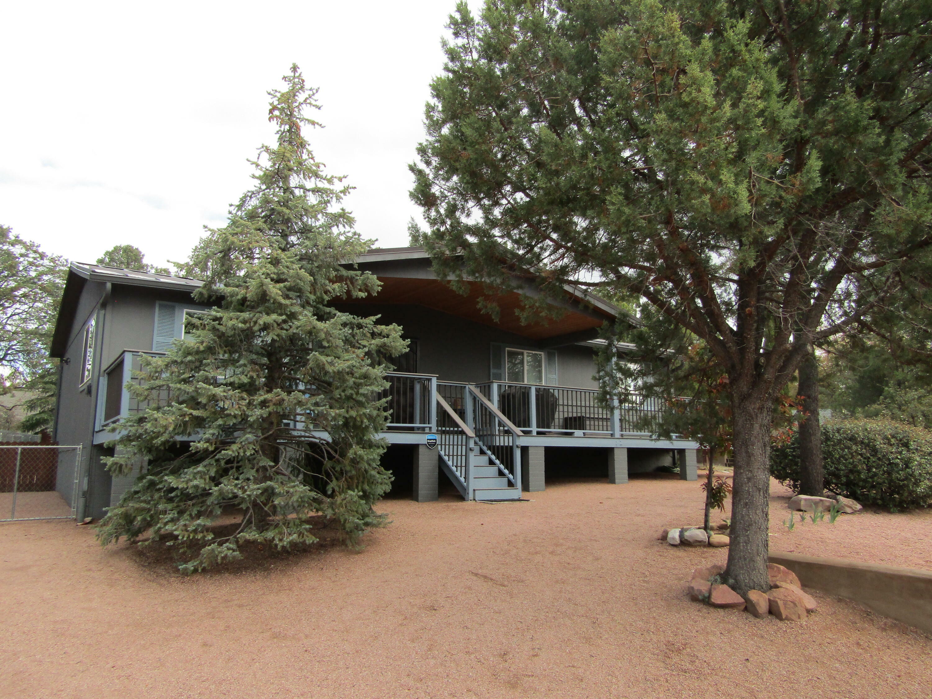 Property Photo: 506 E Evergreen Street AZ 85541