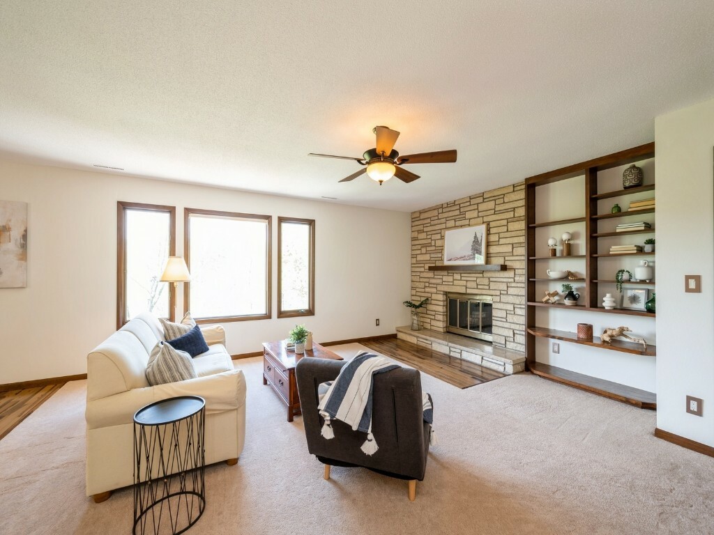 Property Photo: 1735 Applewood Court NE IA 52402