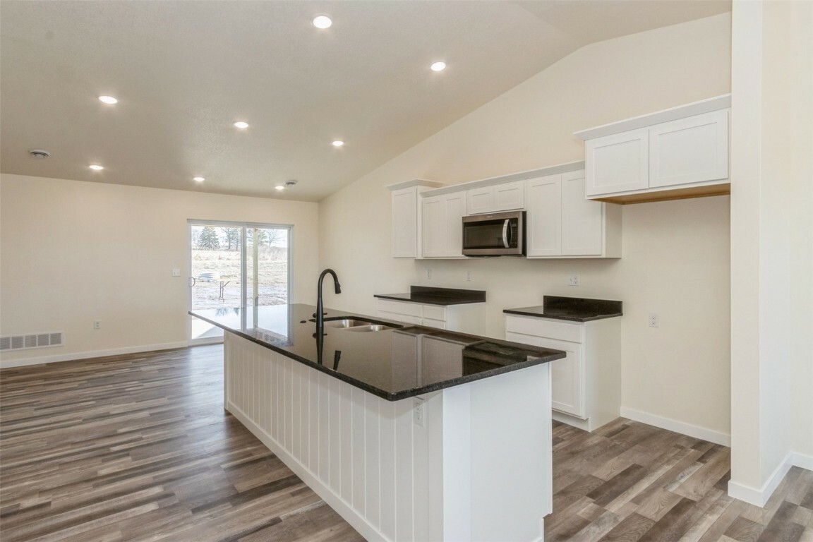 Property Photo: 140 Towne Centre Dr IA 52345