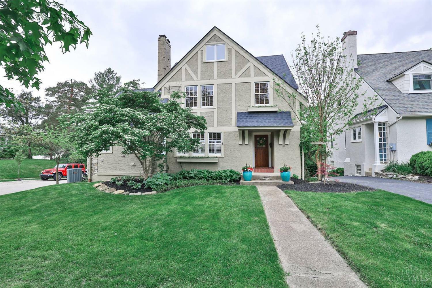 1301 Park Ridge Place  Cincinnati OH 45208 photo