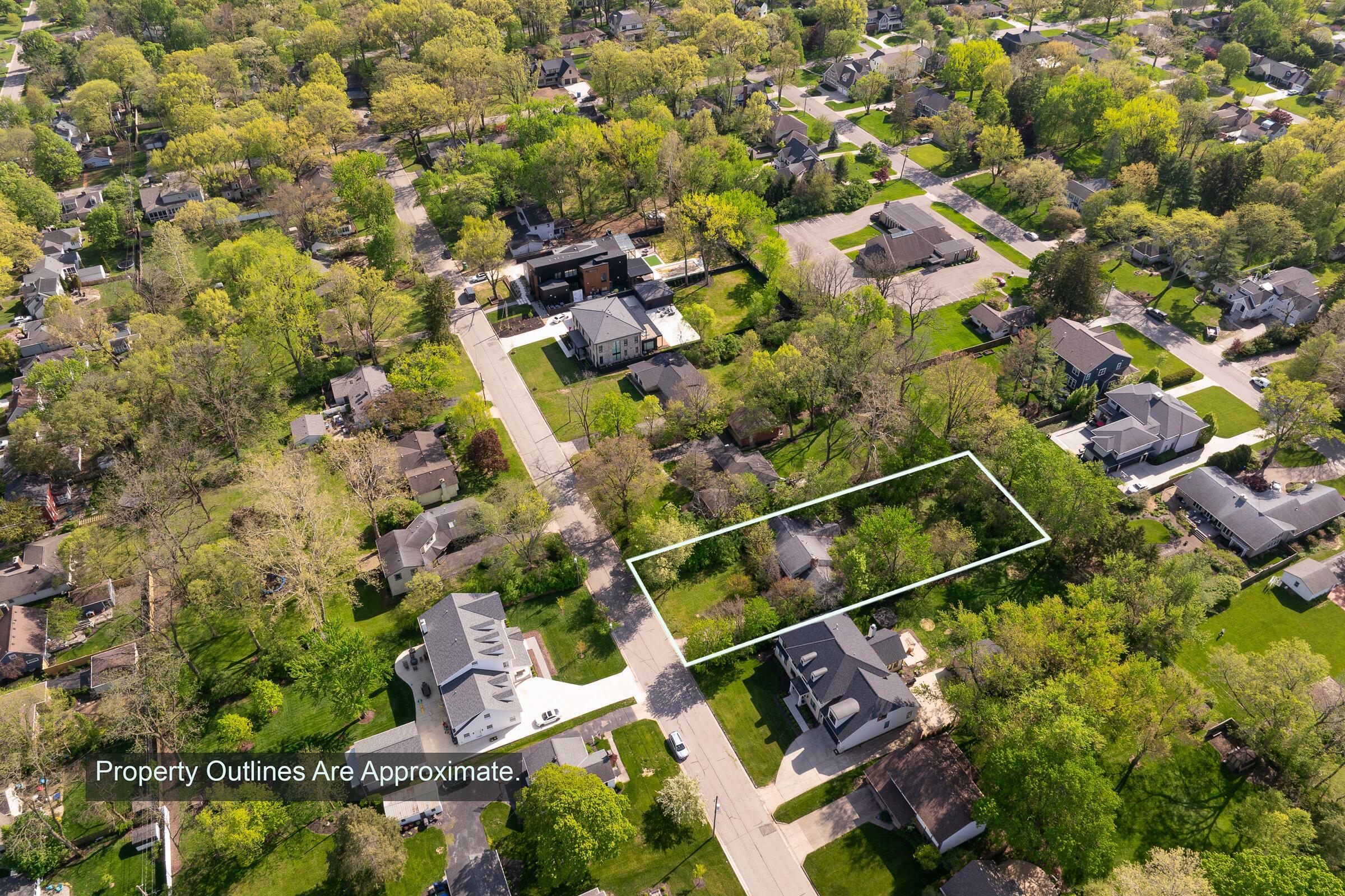 Property Photo: 3041 Avalon Road OH 43221