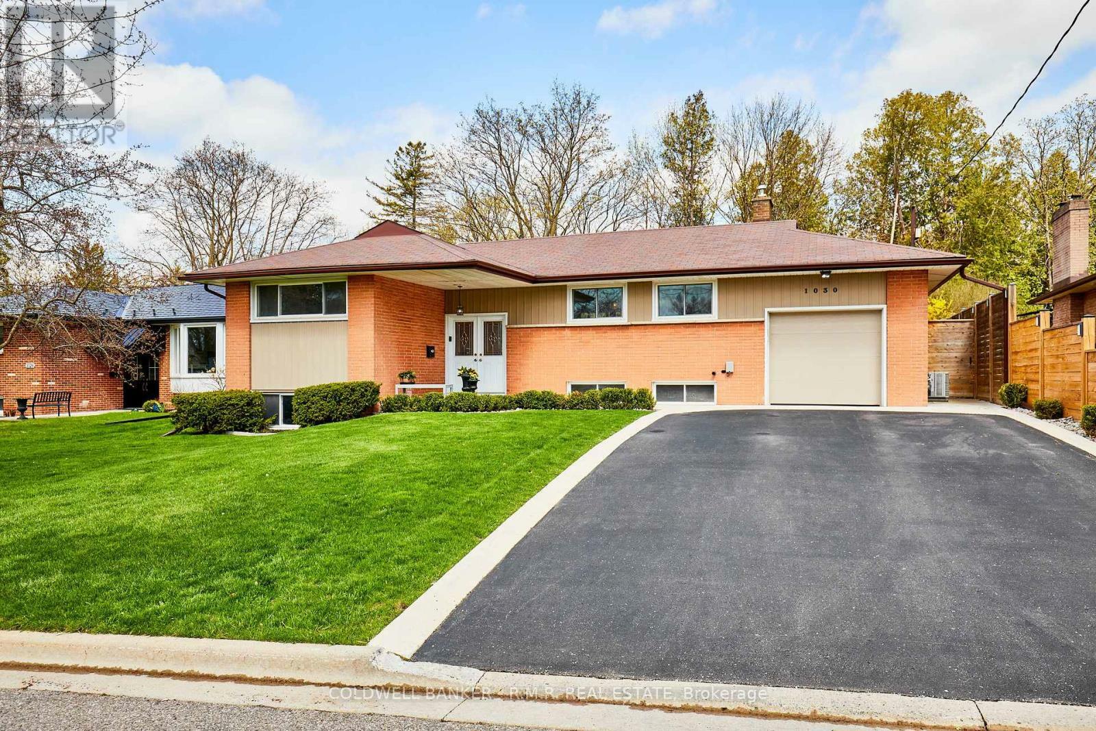 Property Photo: 1030 Regent Drive ON L1G 1J7