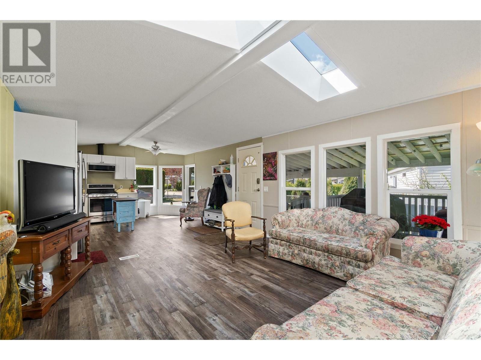 Property Photo: 5201 67 Avenue Northeast BC V0E 1K0