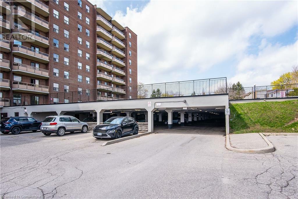 Photo de la propriété: 1100 Courtland Avenue East 702 ON N2C 2H9