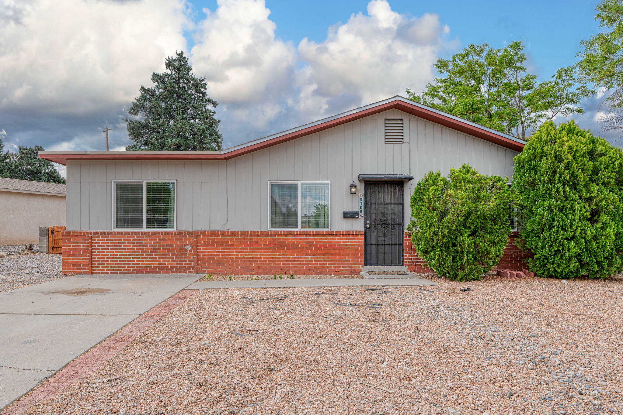 Property Photo: 9108 Lagrima De Oro Road NE NM 87111