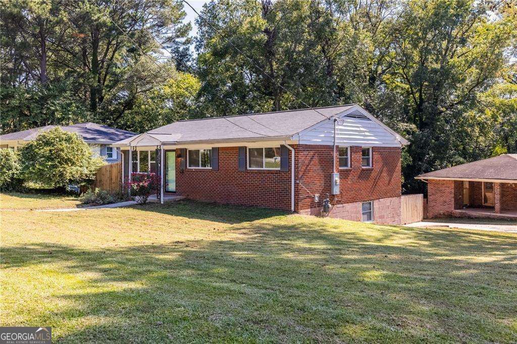 Property Photo: 1661 Barrett Drive NW GA 30318