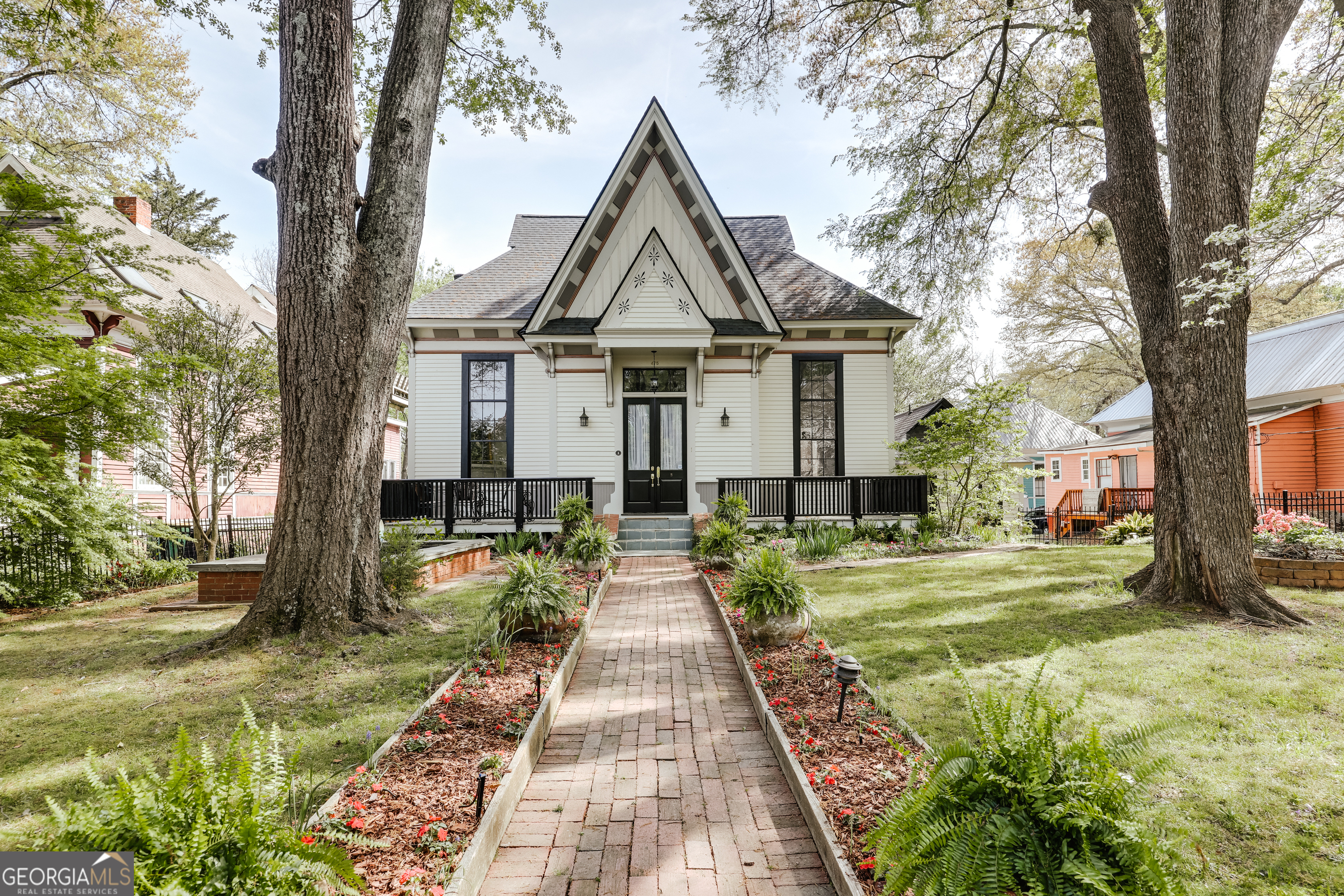 Property Photo: 475 Meigs Street GA 30606