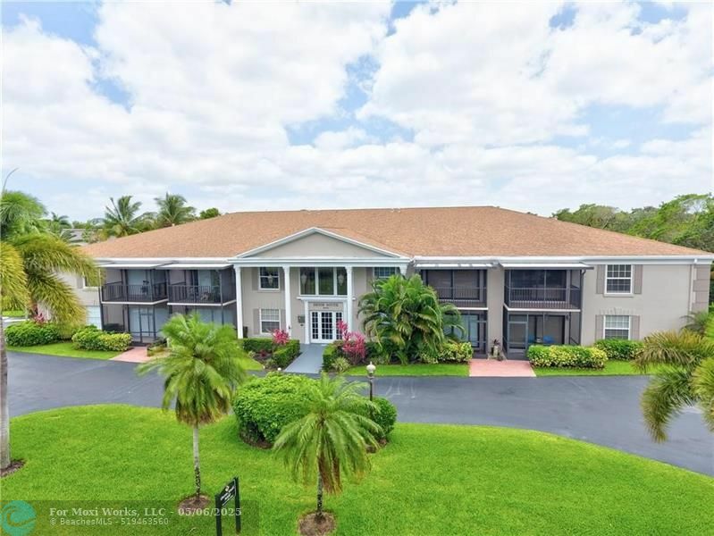 Property Photo: 9000 Jacaranda Ln 206 FL 33324