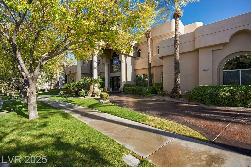 Property Photo: 1008 Trophy Hills Drive NV 89134
