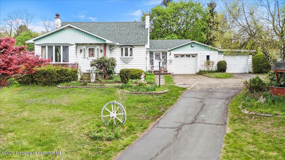 Property Photo: 303 Sunnyside Avenue PA 18411