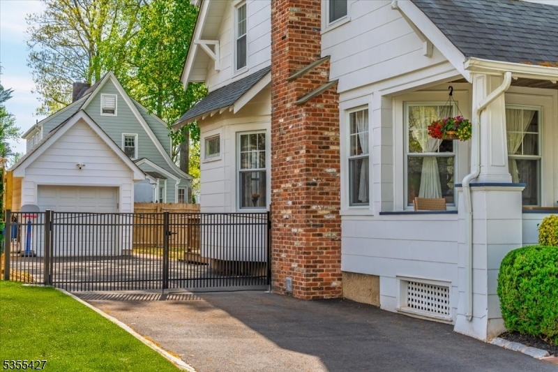 Property Photo: 527 Coleman Pl NJ 07090
