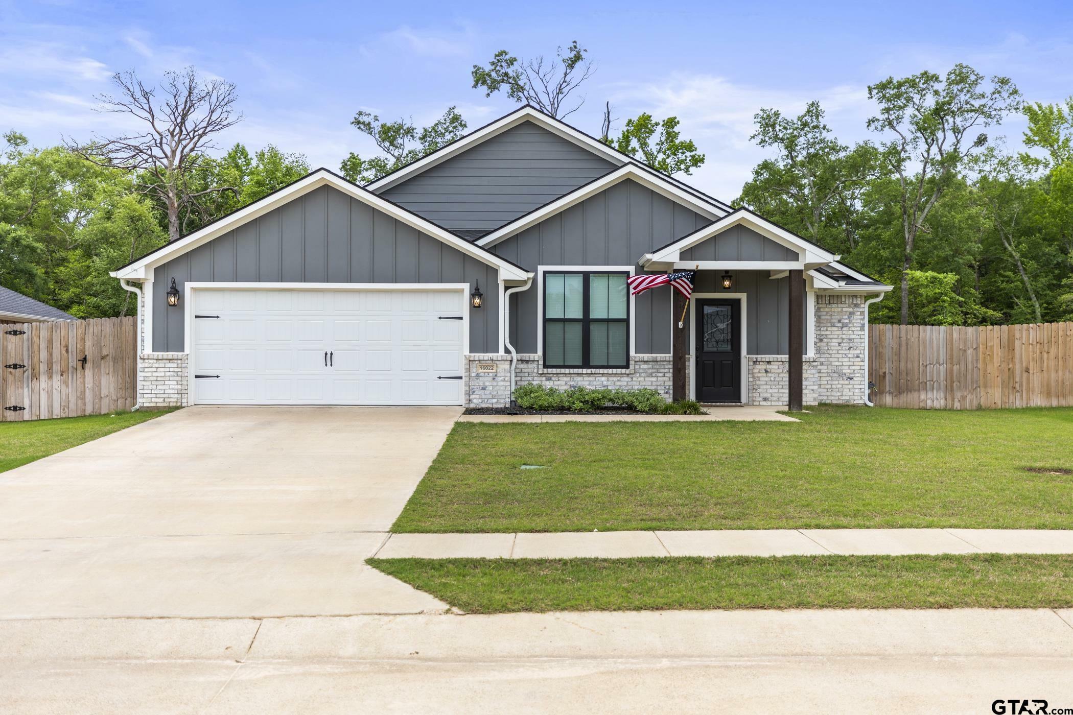 Property Photo: 16022 Crossing Cir TX 75771