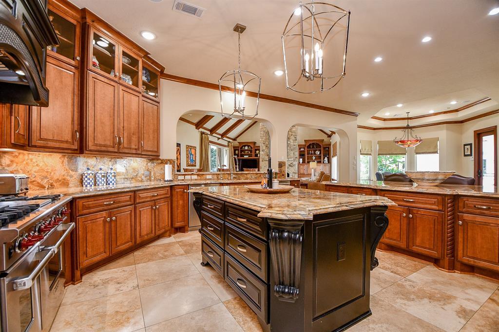 Property Photo: 2718 Silverhorn Drive TX 77450