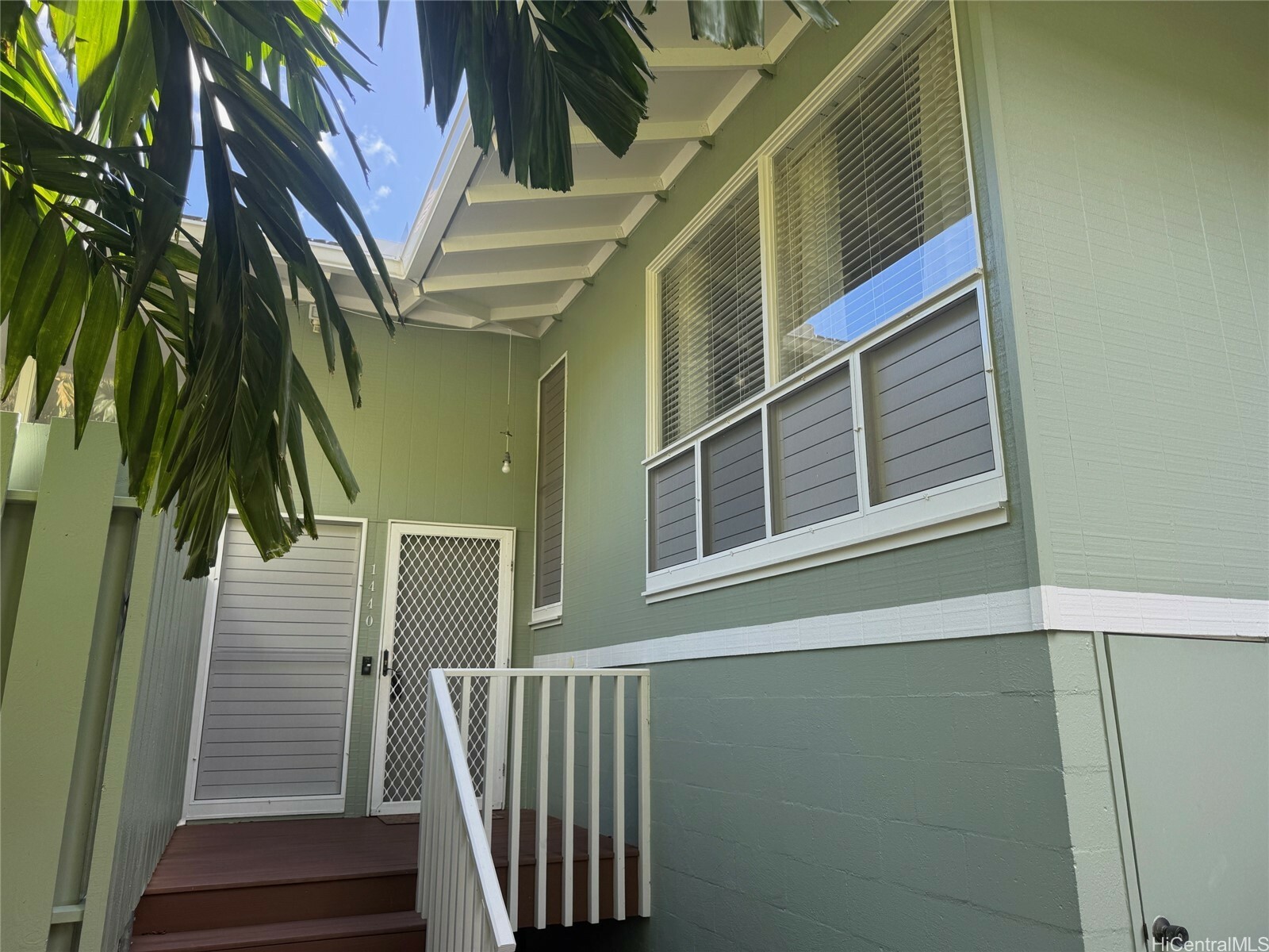 Property Photo: 1440 Kalaniiki Street 3 HI 96821