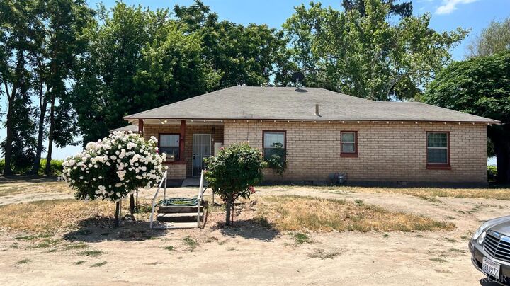 12078 S Walnut Avenue  Caruthers CA 93609 photo