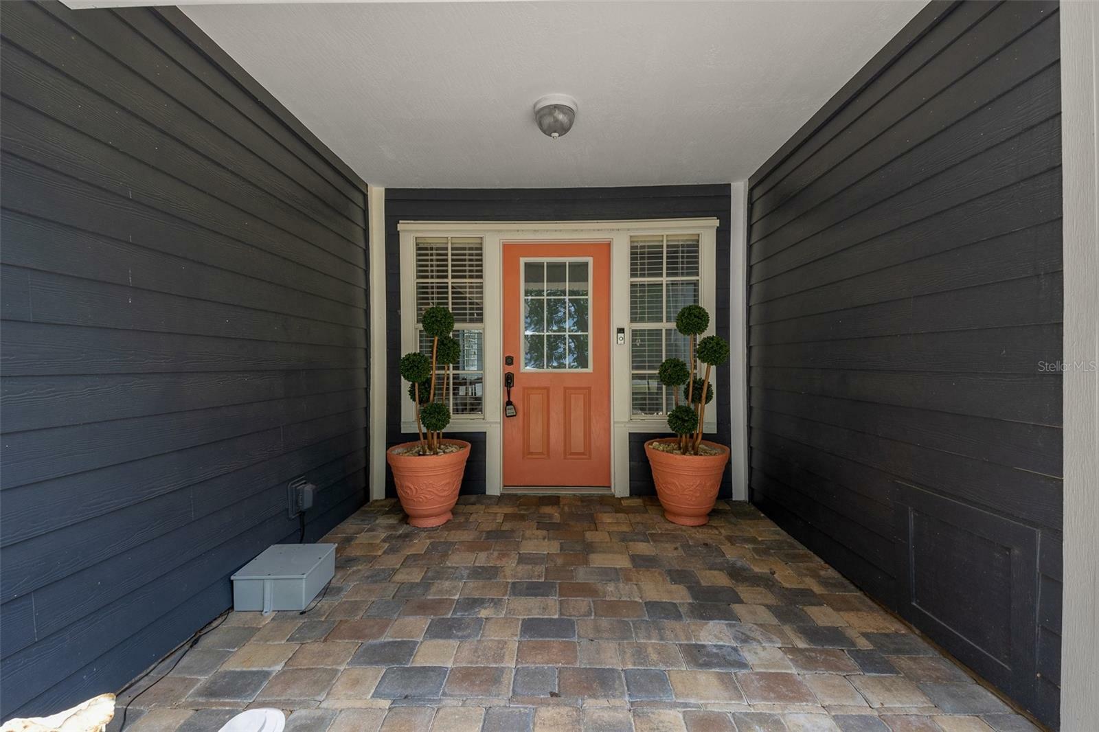 Property Photo: 260 Country Circle Drive W FL 32128