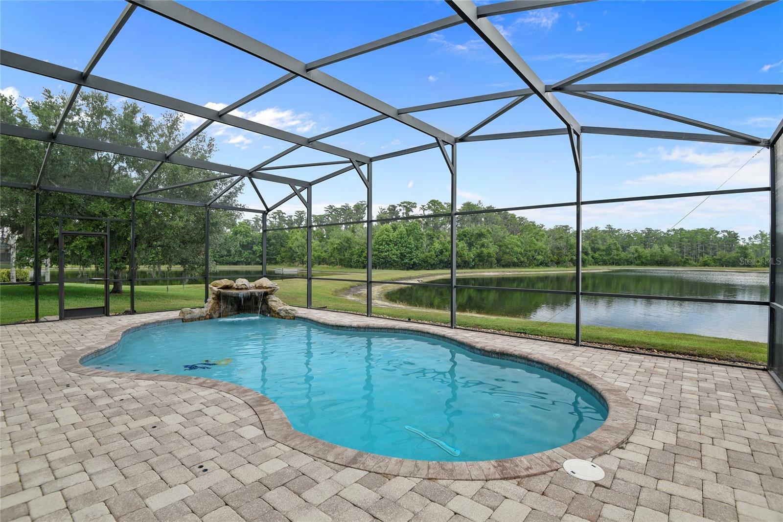 Property Photo: 850 Spring Oak Circle FL 32828