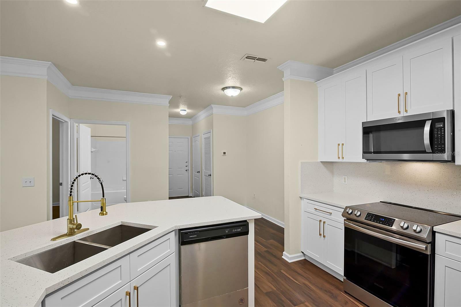 Property Photo: 8818 Villa View Circle 304 FL 32821