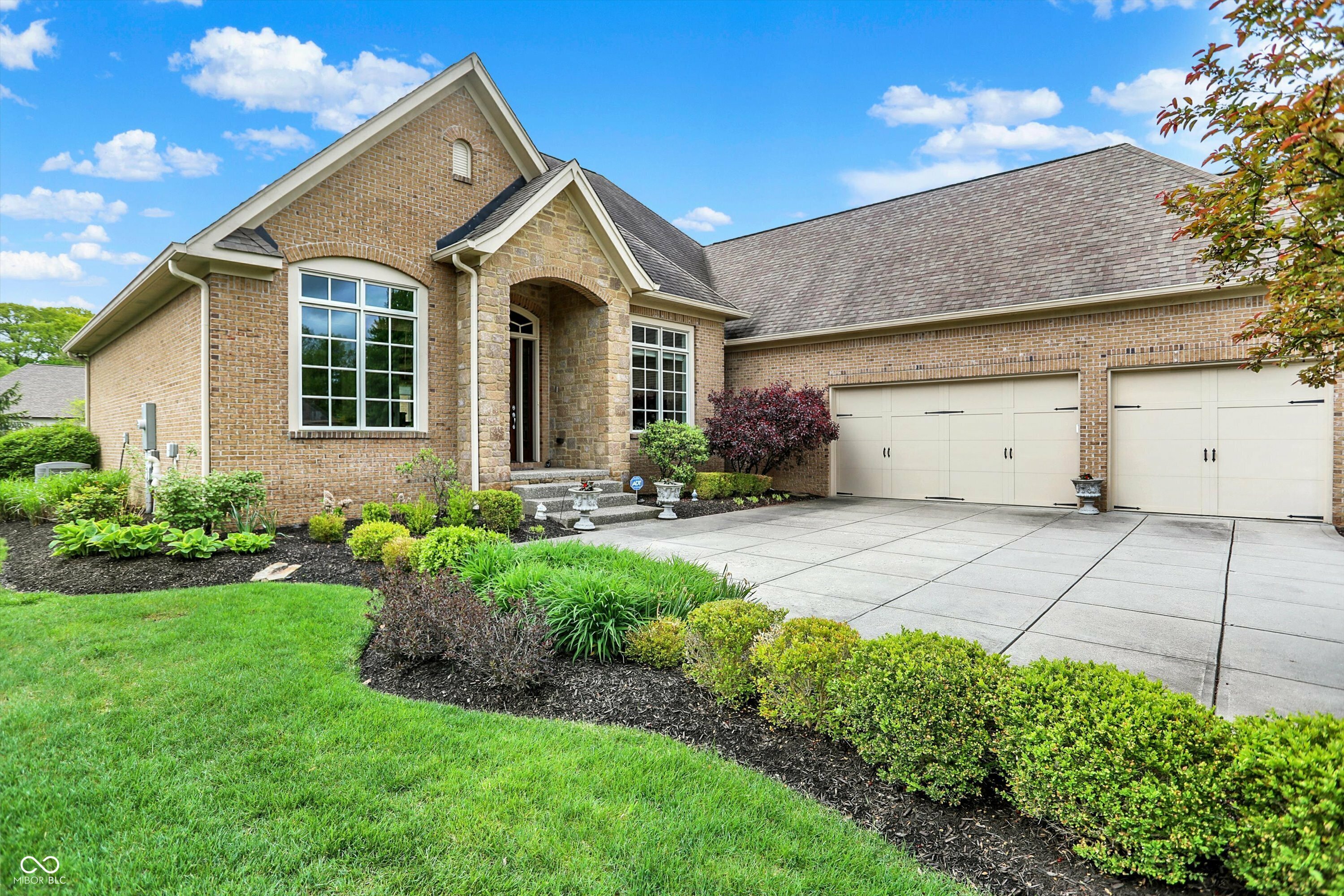 Property Photo: 2507 Silver Oaks Drive IN 46032