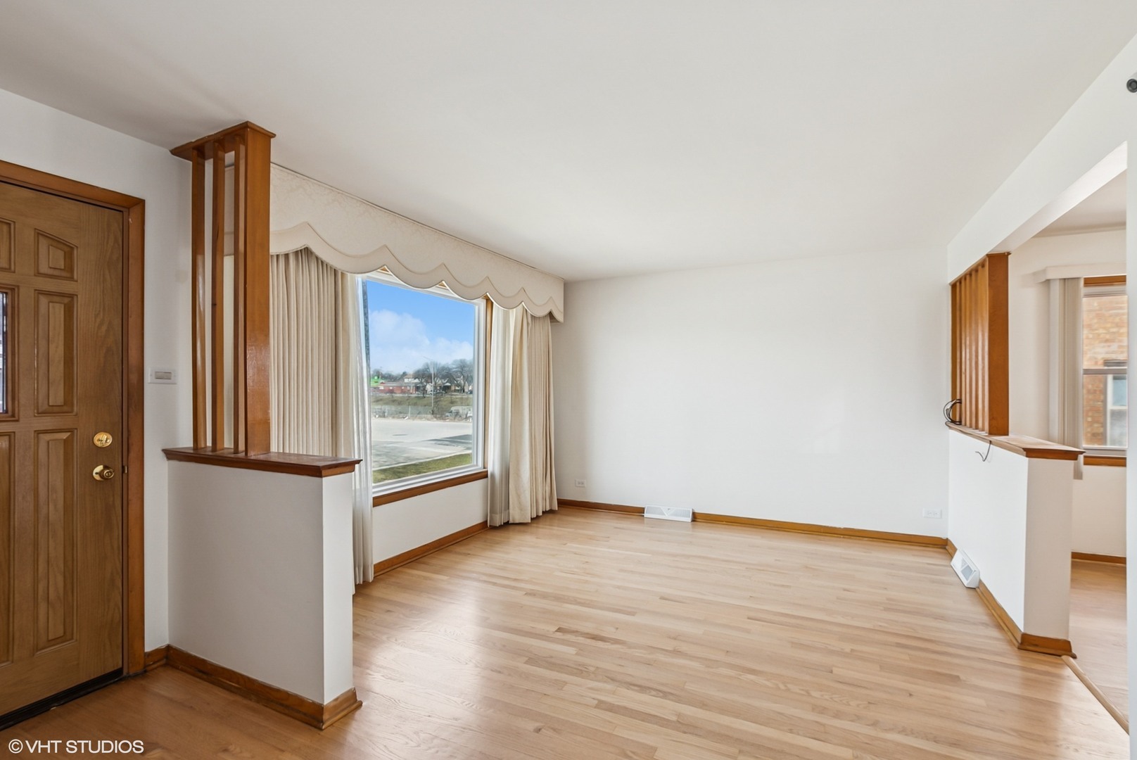 Property Photo: 9907 S Union Avenue IL 60628