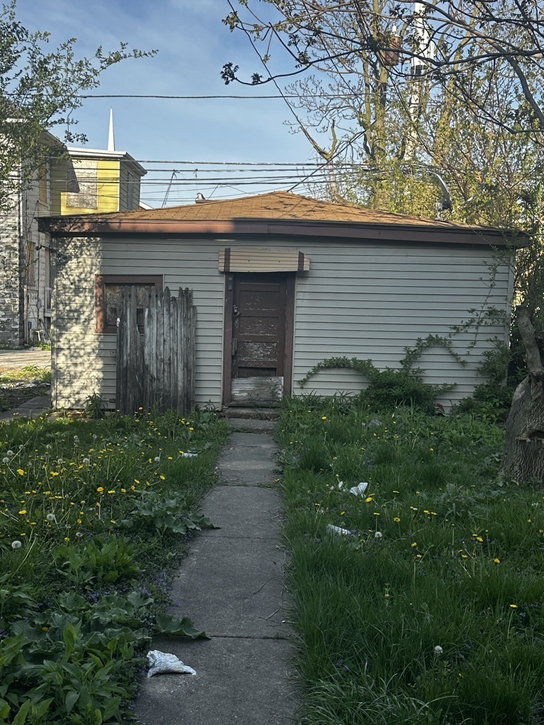 Property Photo: 11305 S Edbrooke Avenue IL 60628