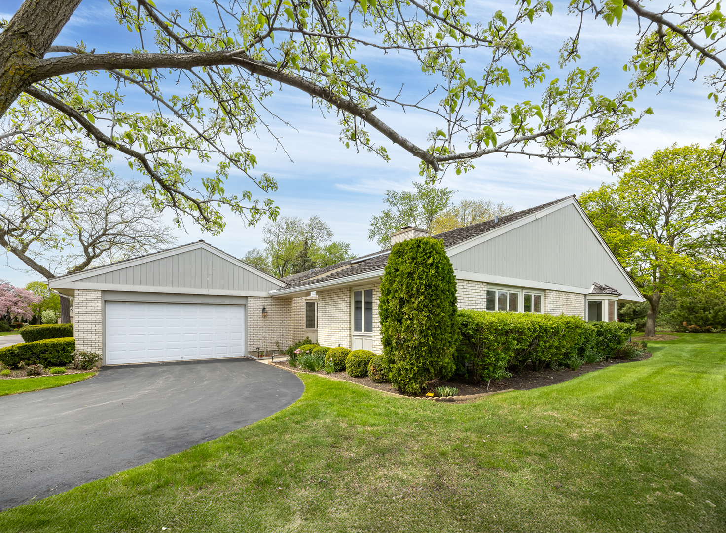 186 Briarwood Loop  Oak Brook IL 60523 photo