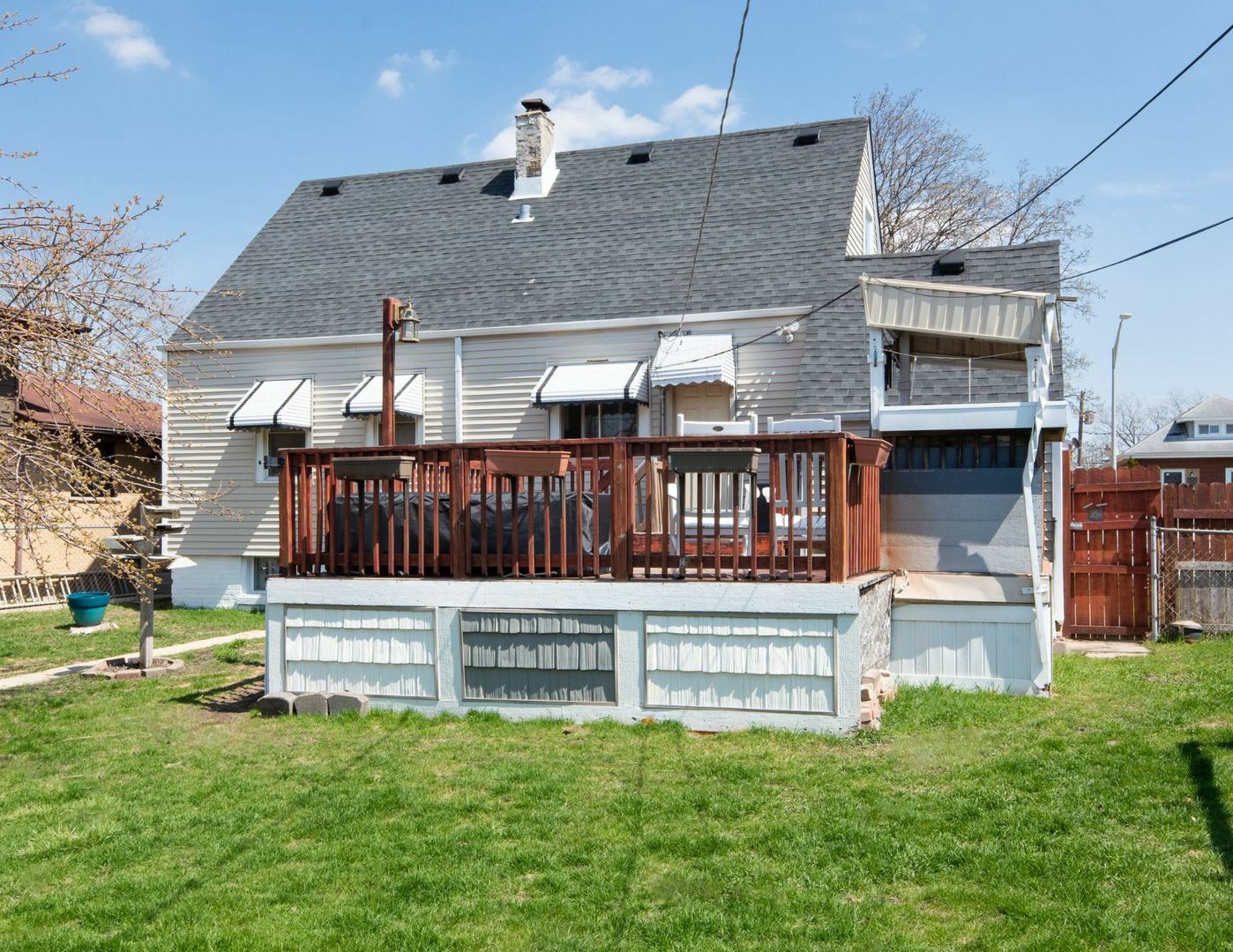Property Photo: 1742 N 18th Avenue IL 60160