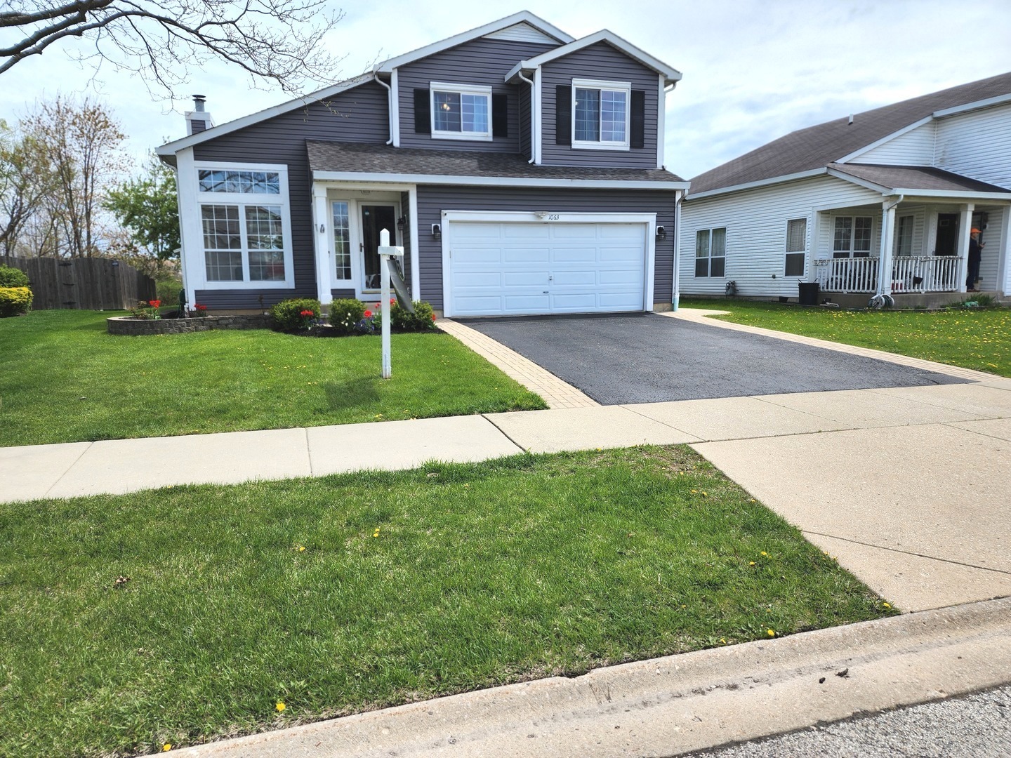Property Photo: 1063 S Pleasant Hill Gate Drive IL 60085