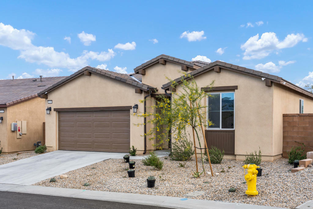 Property Photo: 11689 S Crescent Street CA 92240