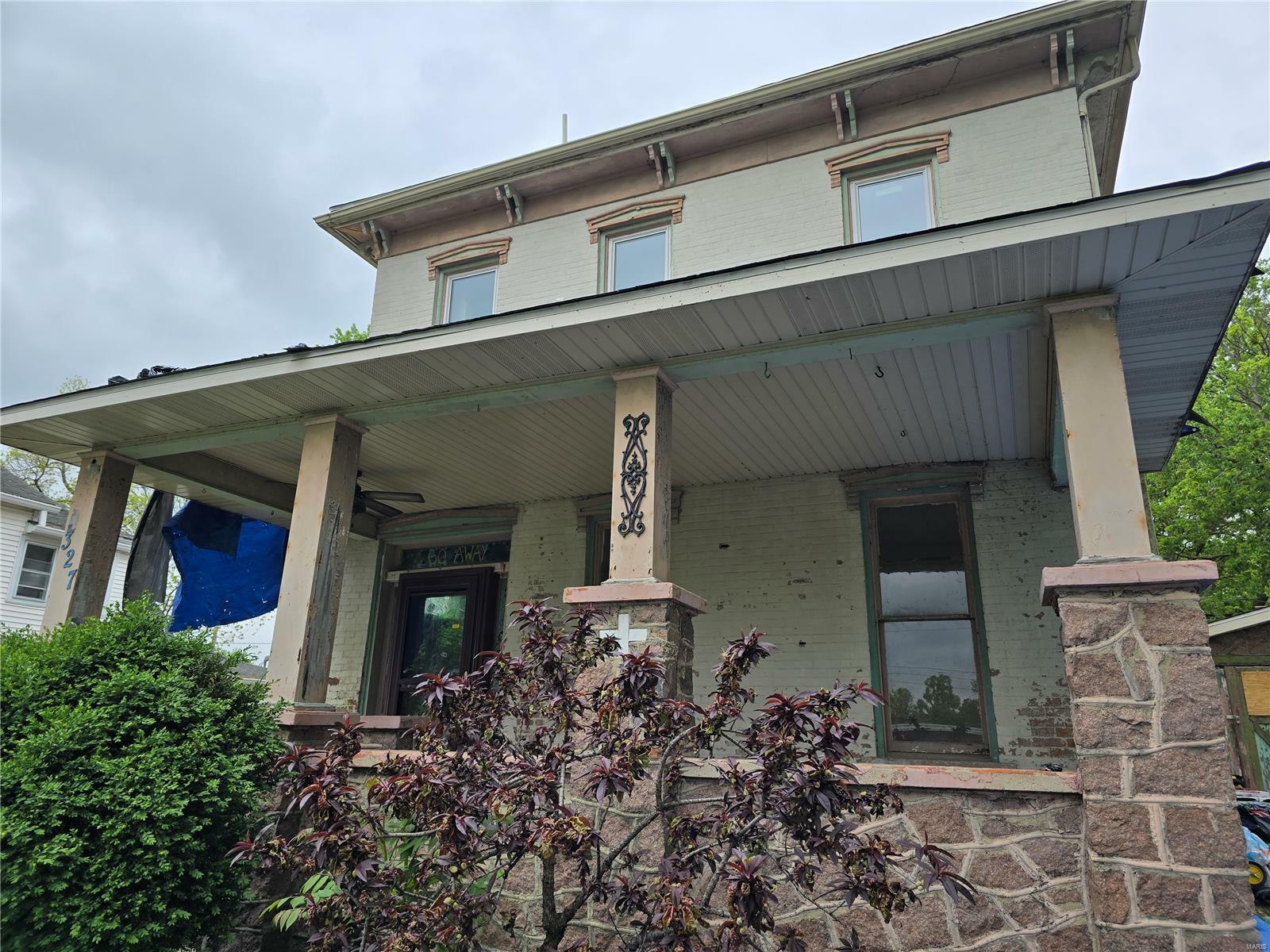 Property Photo: 327 N 3rd Street IL 62246