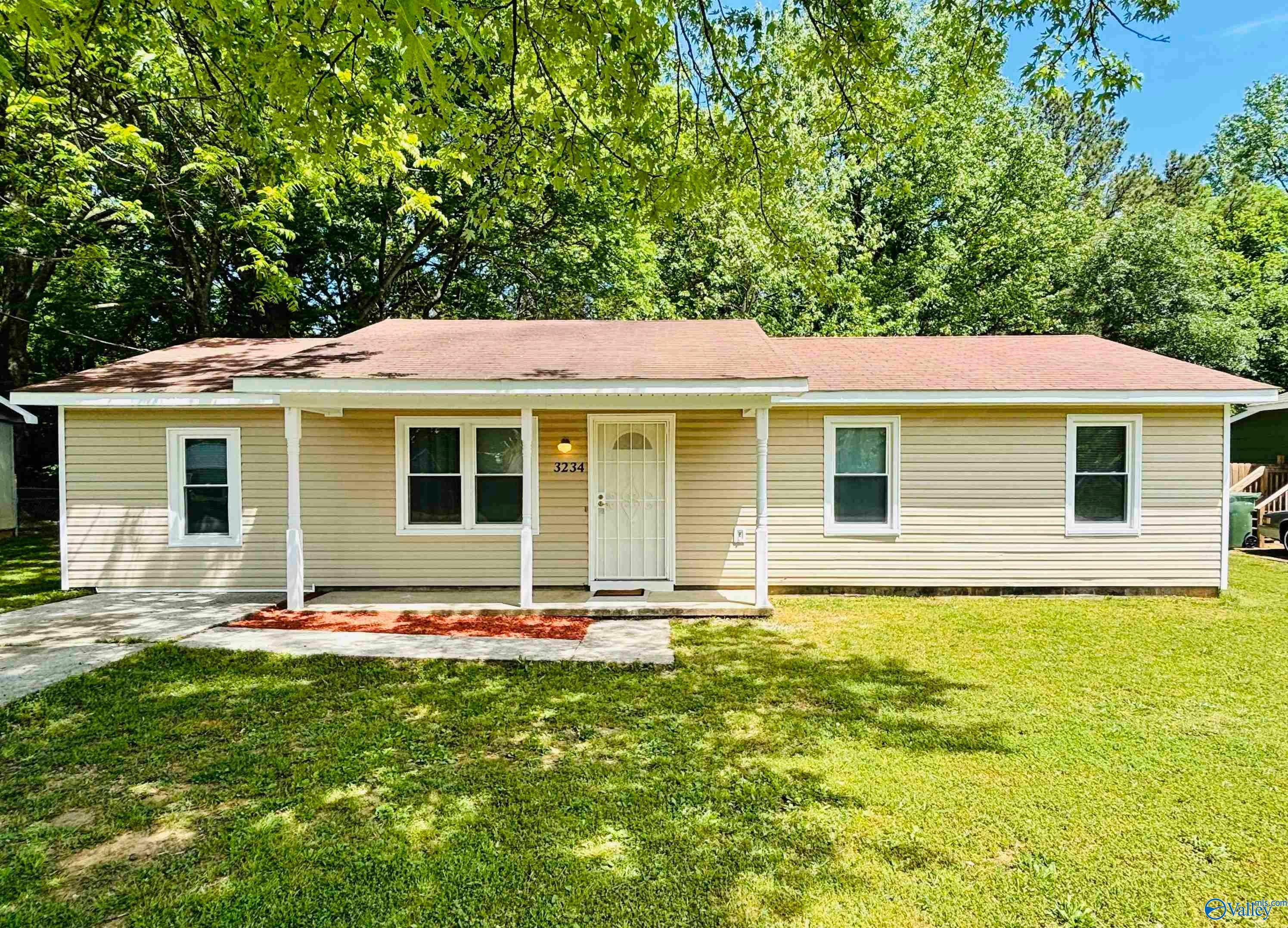 Property Photo: 3234 Uvalde Lane NW AL 35810