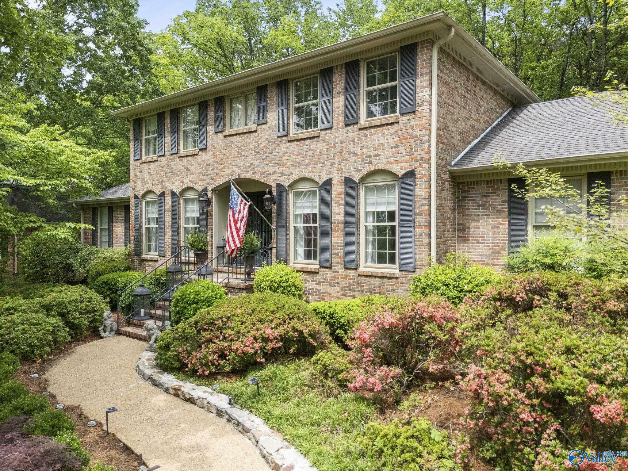 Property Photo: 1207 Chandler Road AL 35801