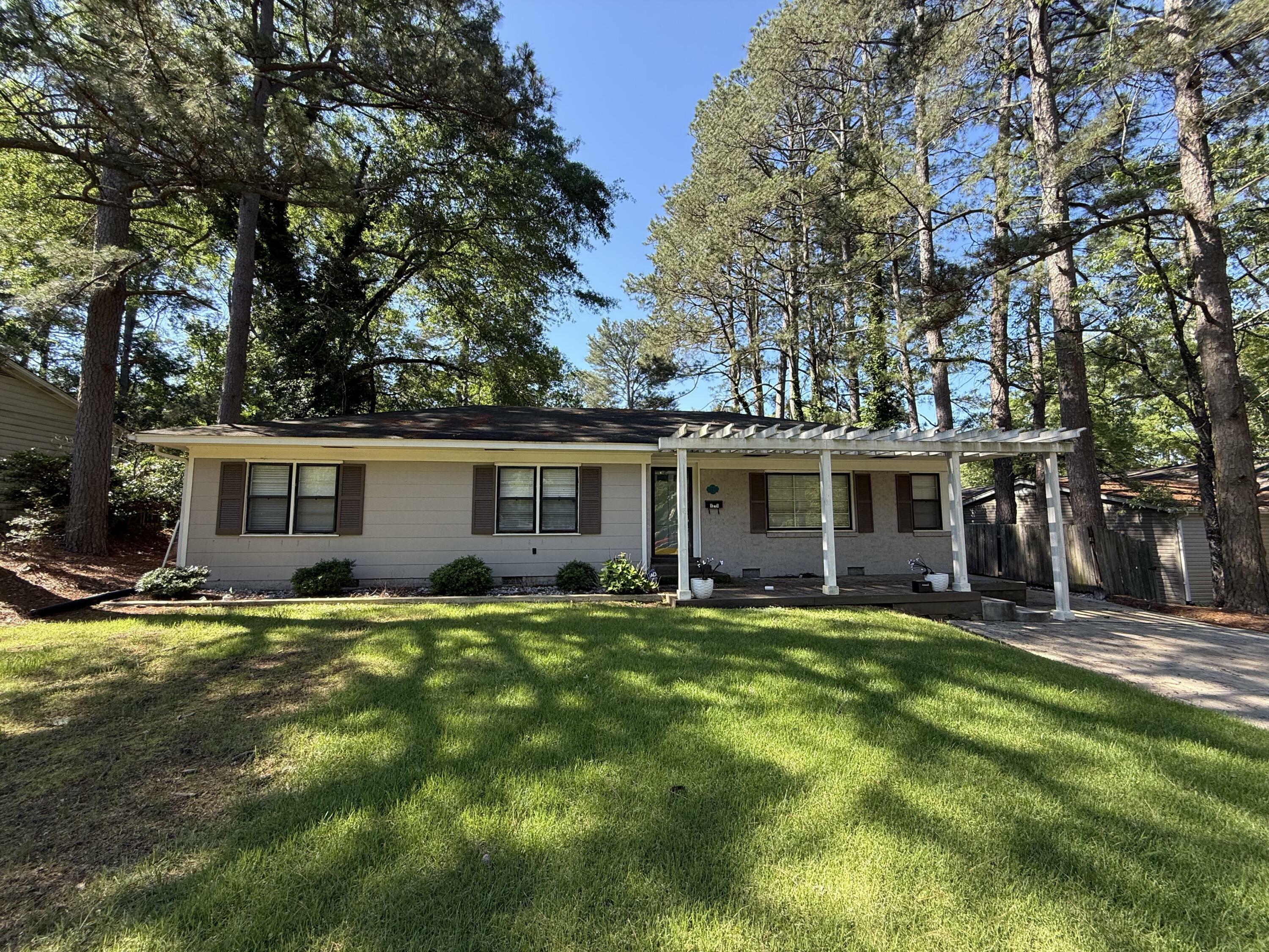 Property Photo:  1211 Maxwell Street  MS 38804 