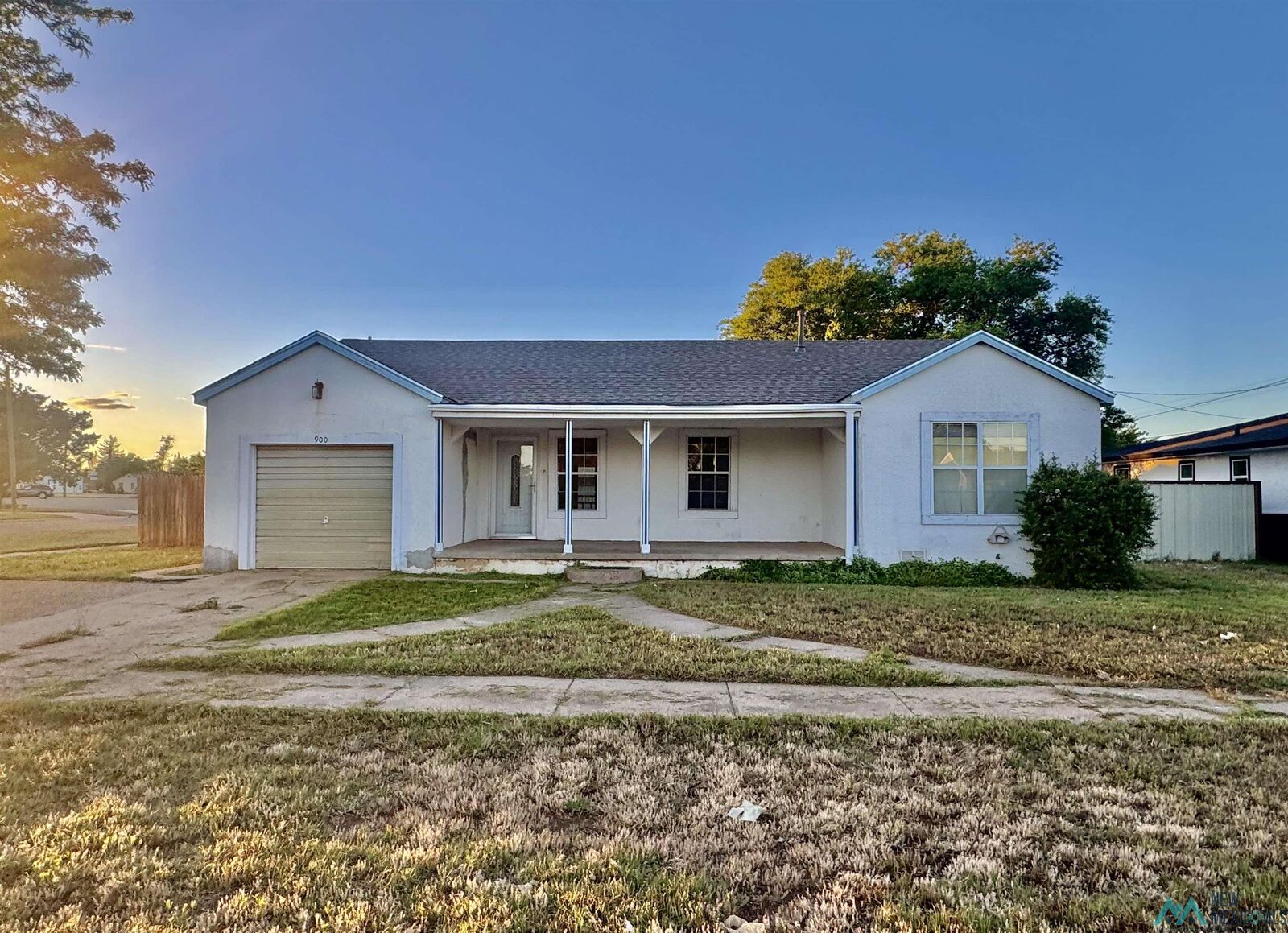 Property Photo:  900 E Tenth Street  NM 88101 