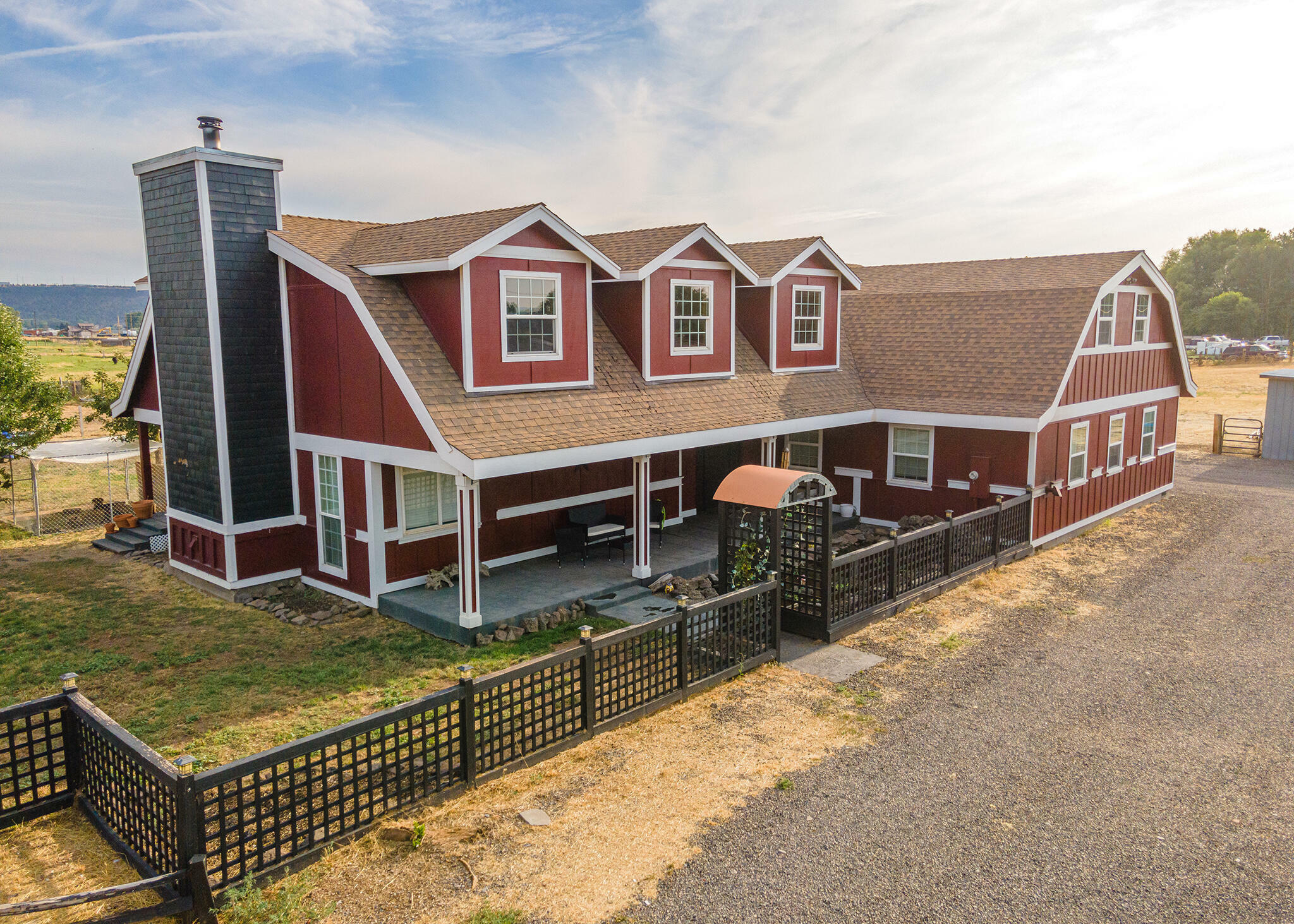 Property Photo: 2812 NW Brookfield Court OR 97754