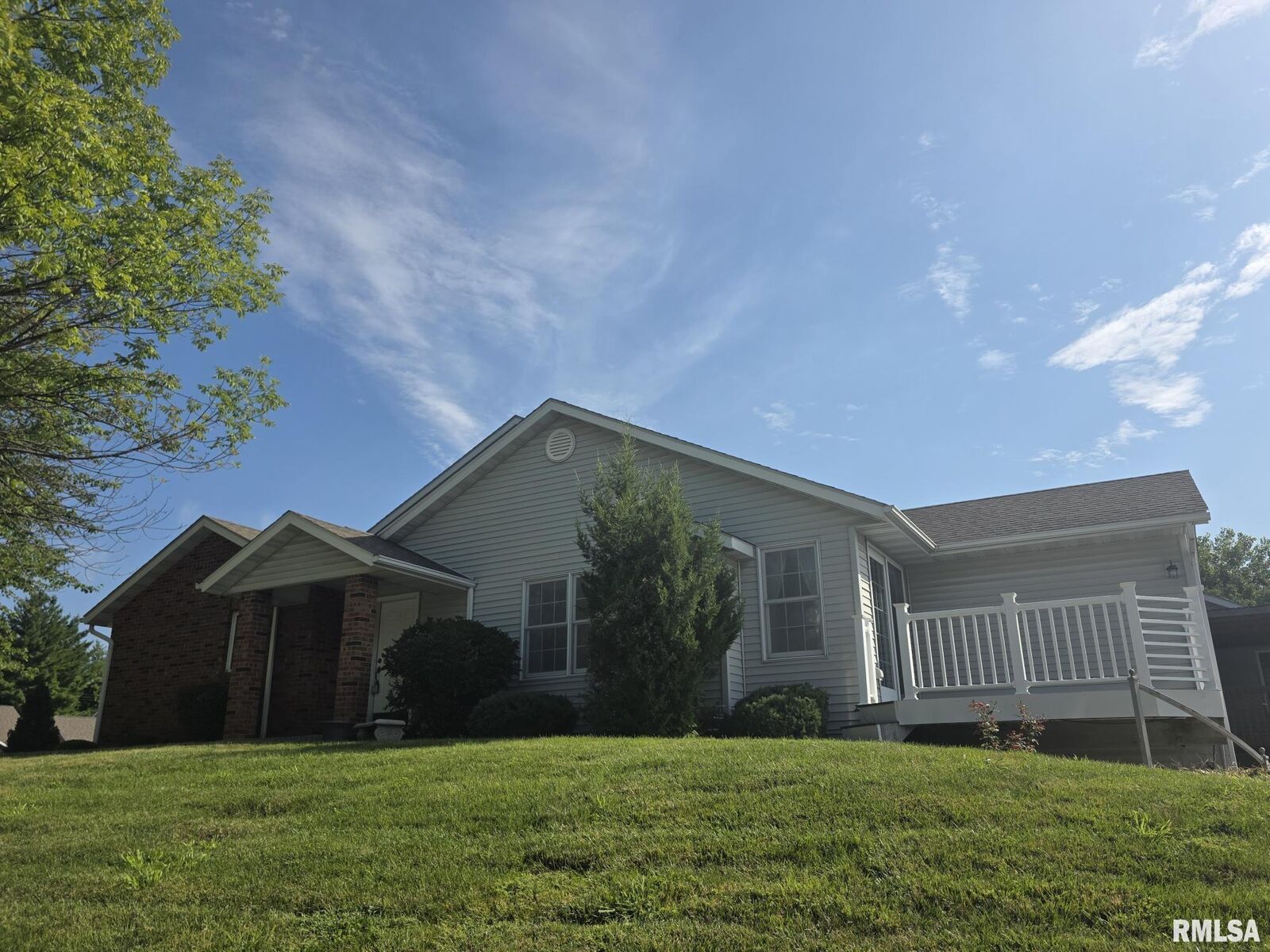 Property Photo:  2704 Kings Pointe NE 2704  IL 62305 