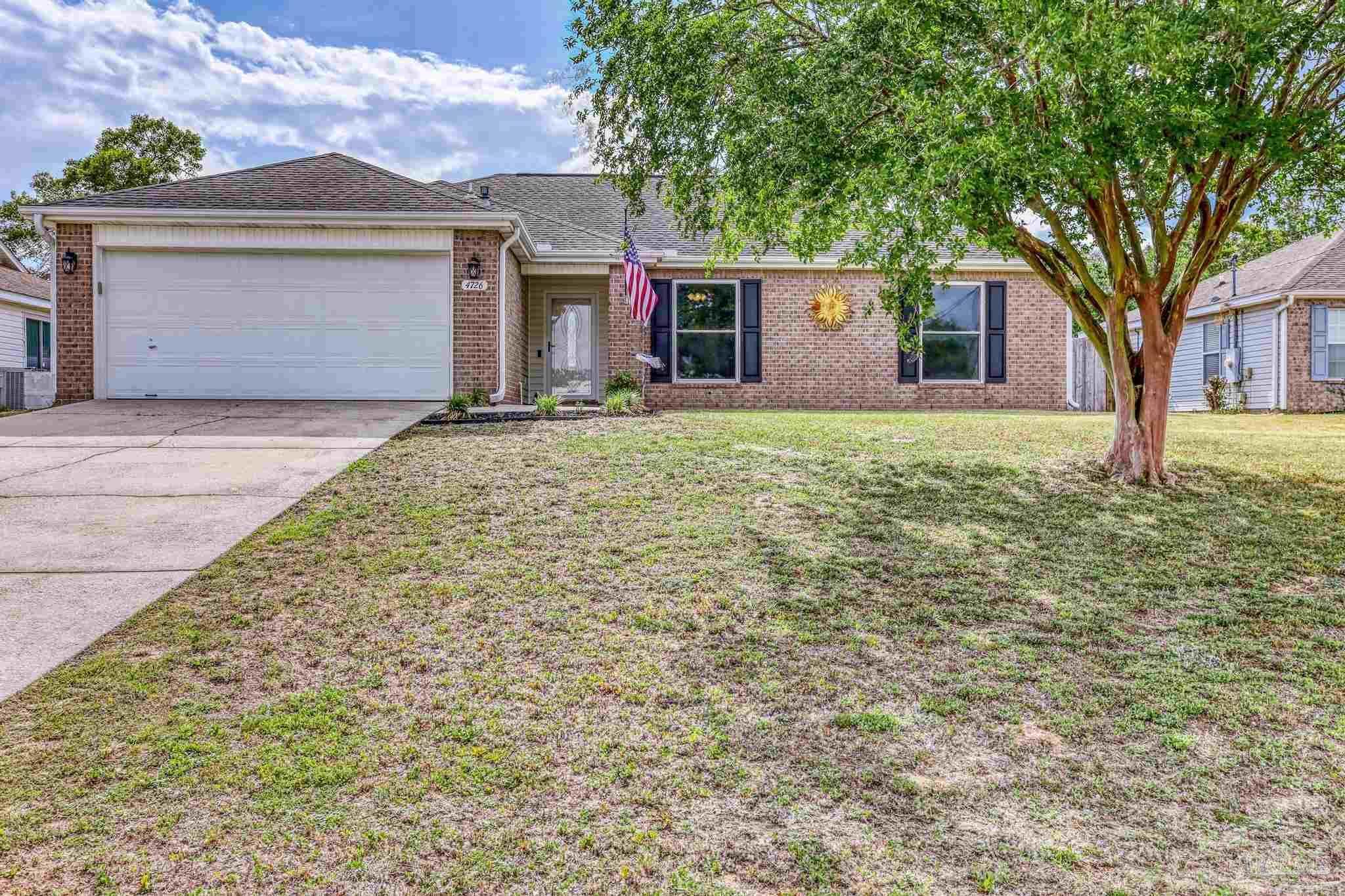 Property Photo: 4726 Whitewater Ln FL 32539