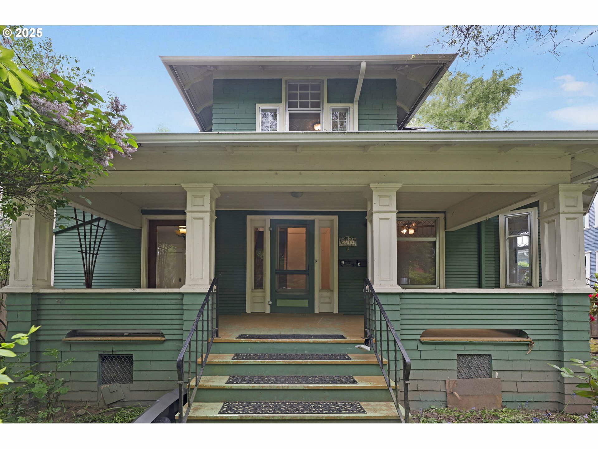 Property Photo: 2217 NE 11th Ave OR 97212