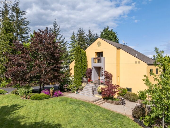 Property Photo: 88369 Timberline Dr OR 97487