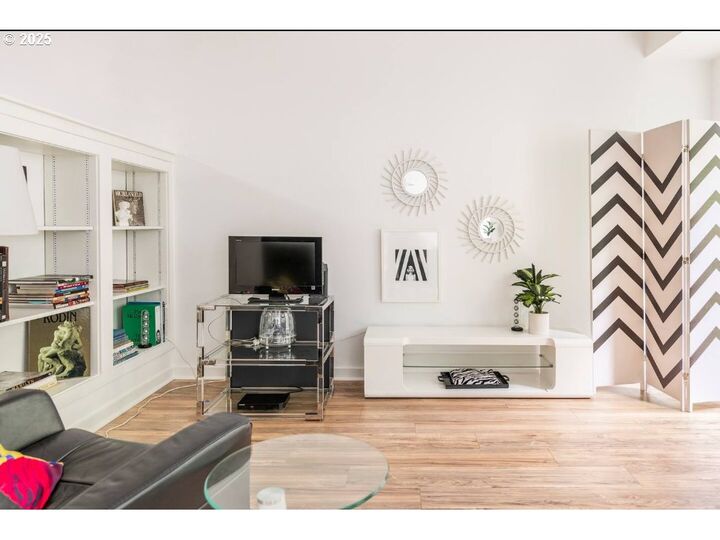 Property Photo:  327 NW Park Ave #3A  OR 97209 