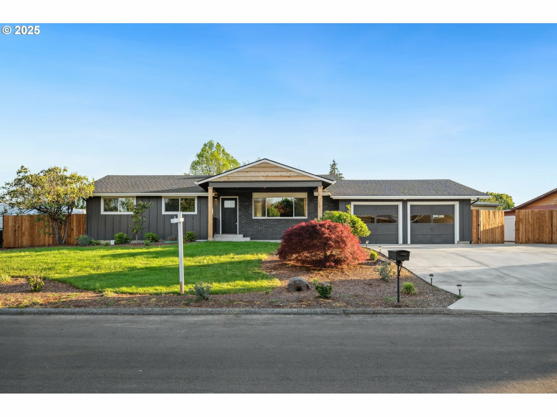Property Photo: 221 NW 80th St WA 98665