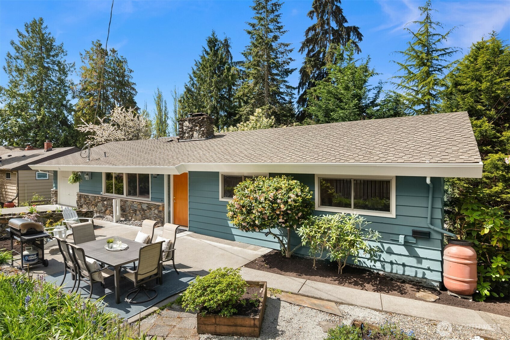 Property Photo: 8711 25th Avenue NE WA 98115