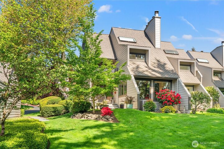 1902  102nd Avenue NE  Bellevue WA 98004 photo