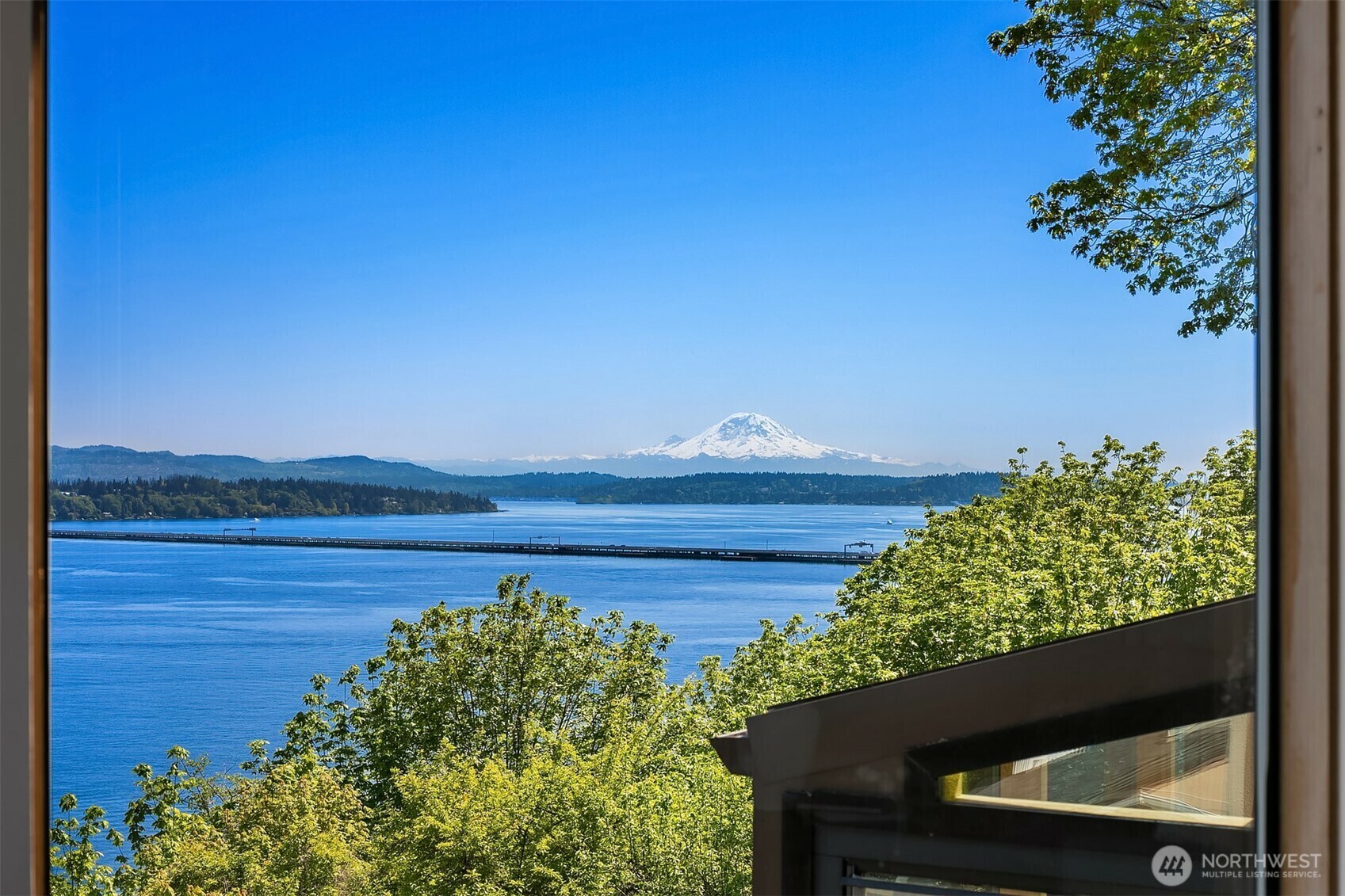 Property Photo: 3718 48th Avenue NE WA 98105