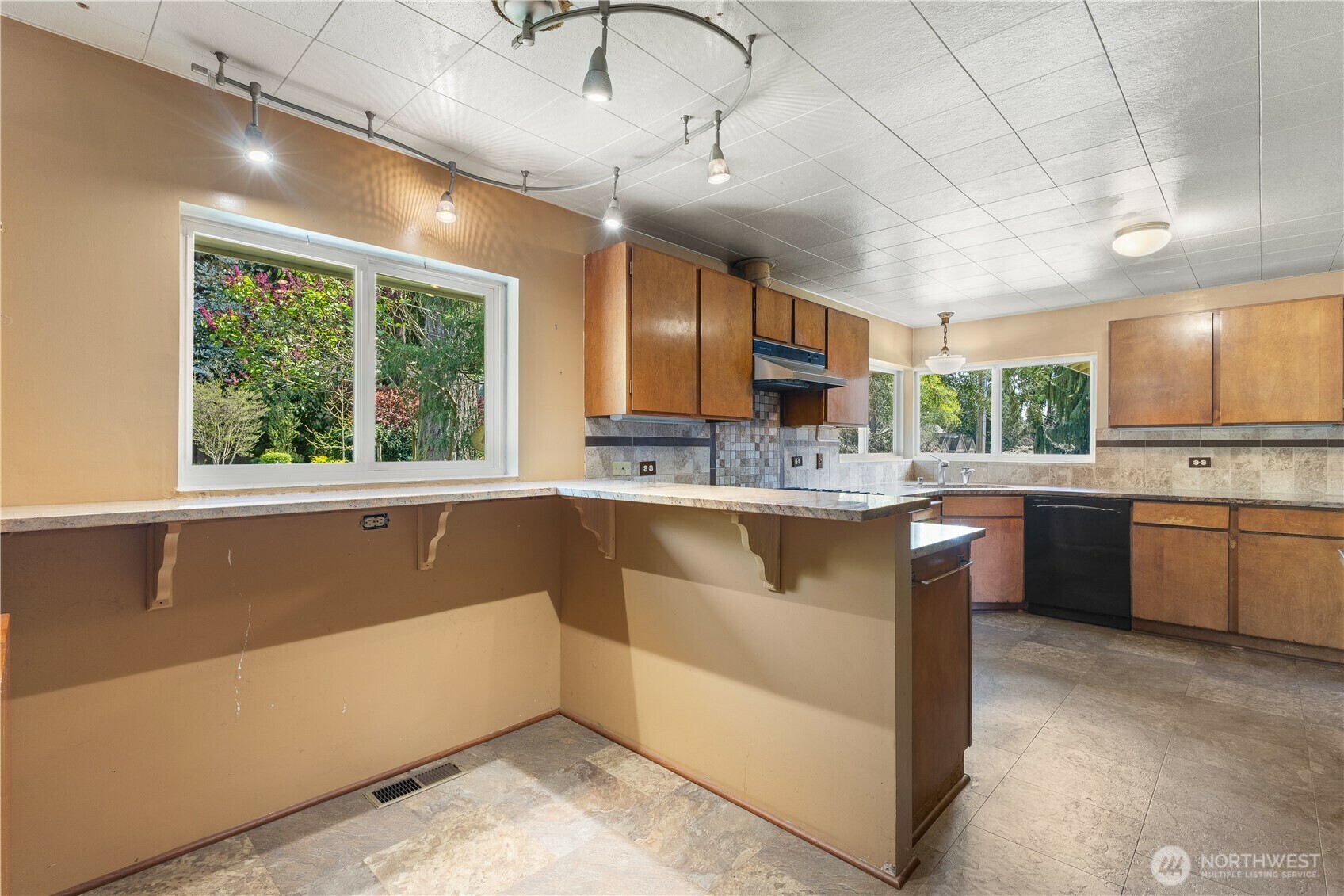 Property Photo: 3427 72nd Place SE WA 98040